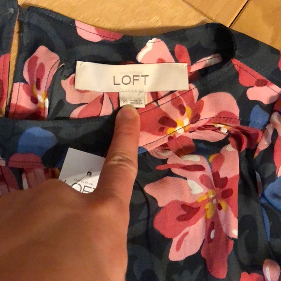 Shirred Hibiscus Loft blouse - Picture 3 of 4